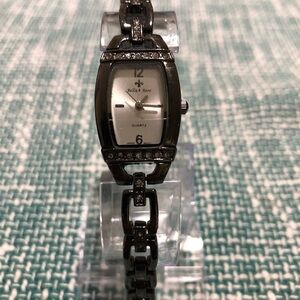 Bella and Rose Women’s watch New Battery Beautiful Watch